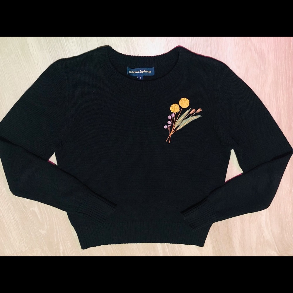 One-of-a-kind Australian designed wattle motif sweater (US Size 4)